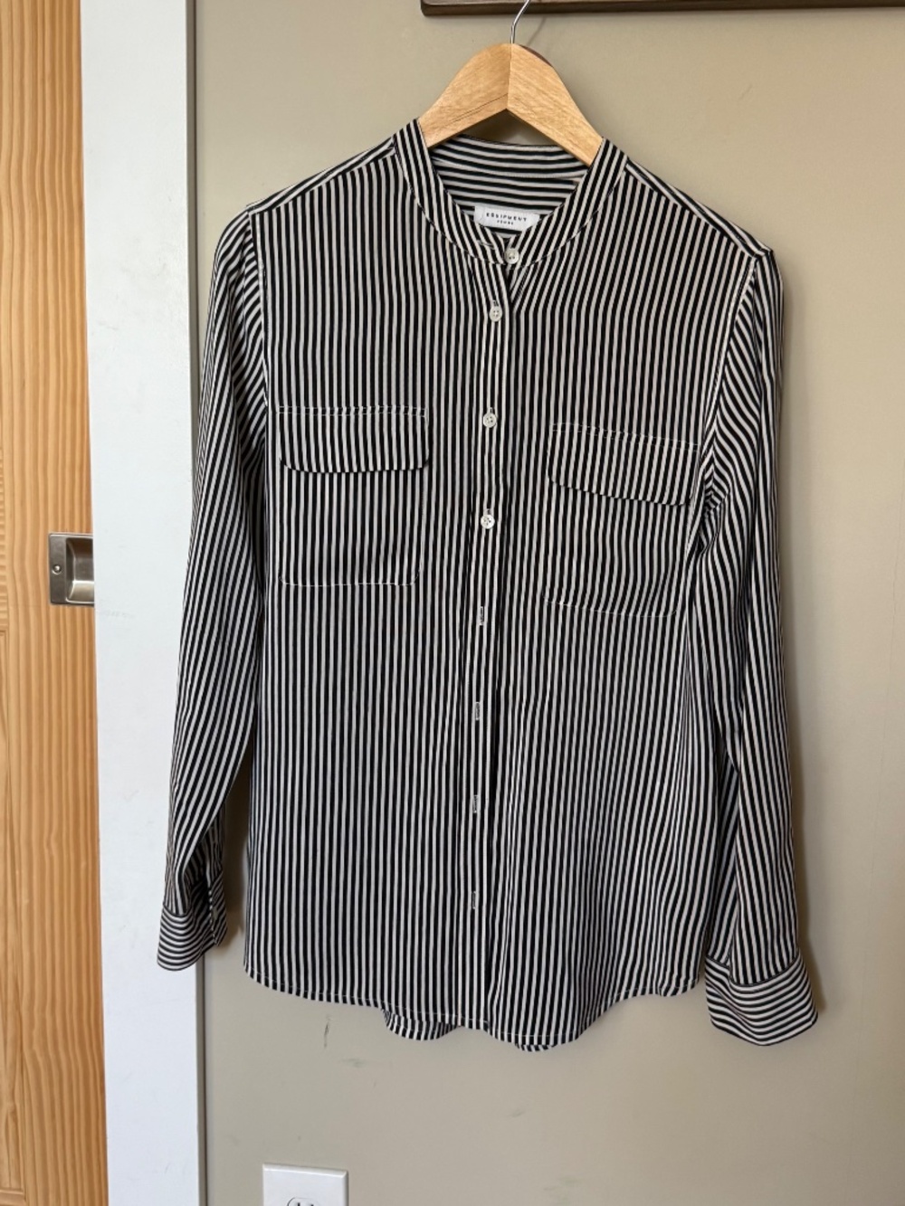 EQUIPMENT FEMME 100% Silk Striped Collarless Button Up Blouse Small